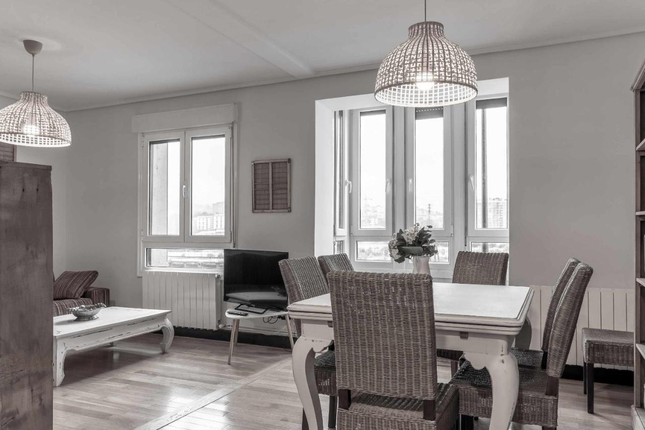 Apartamento Kuia Con Vistas Frontales A La Ria De Bilbao Cerca Del Metro エランディオ エクステリア 写真