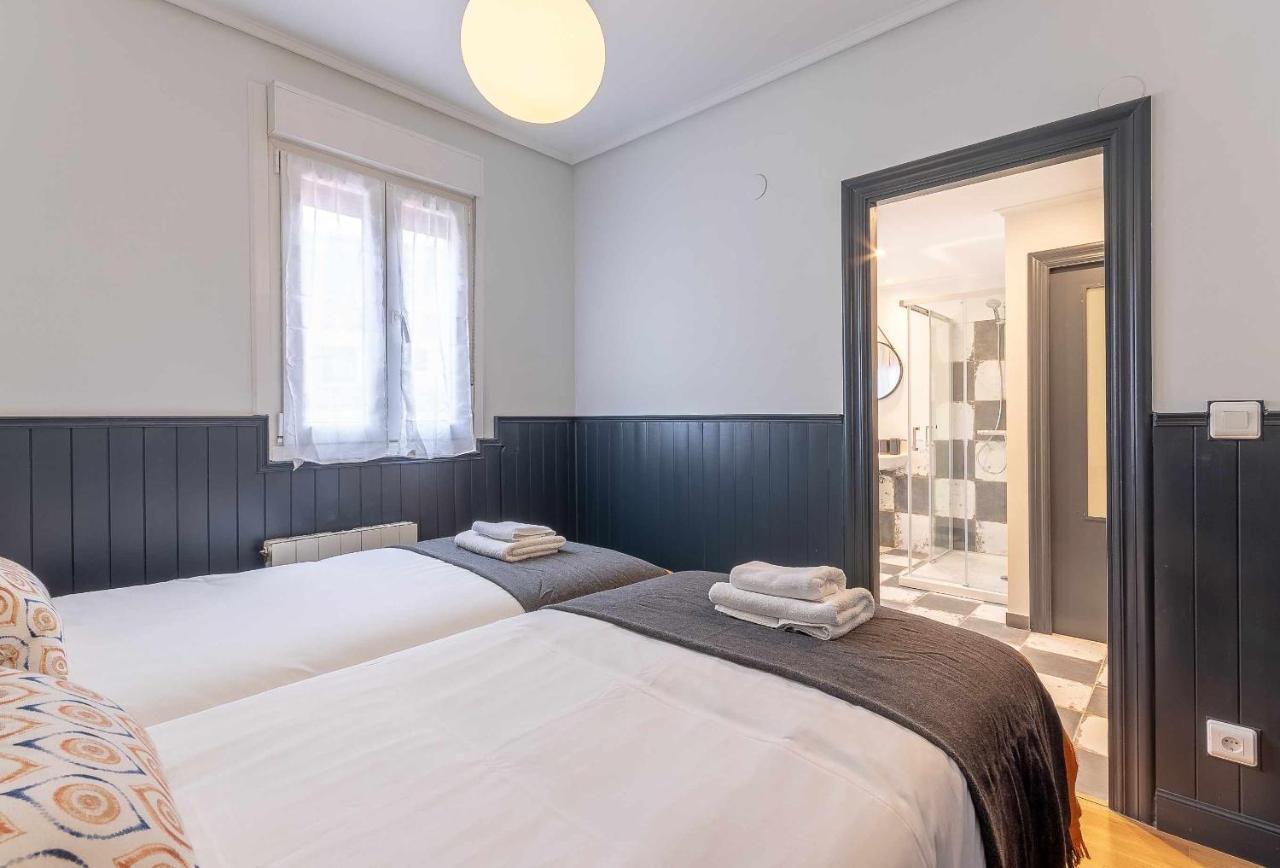 Apartamento Kuia Con Vistas Frontales A La Ria De Bilbao Cerca Del Metro エランディオ エクステリア 写真